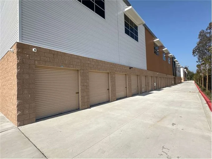 Outside Drive up storage units at SmartStop self storage facility in Goleta, CA on Kellogg.