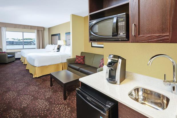 Images Holiday Inn Express & Suites Sandusky, an IHG Hotel