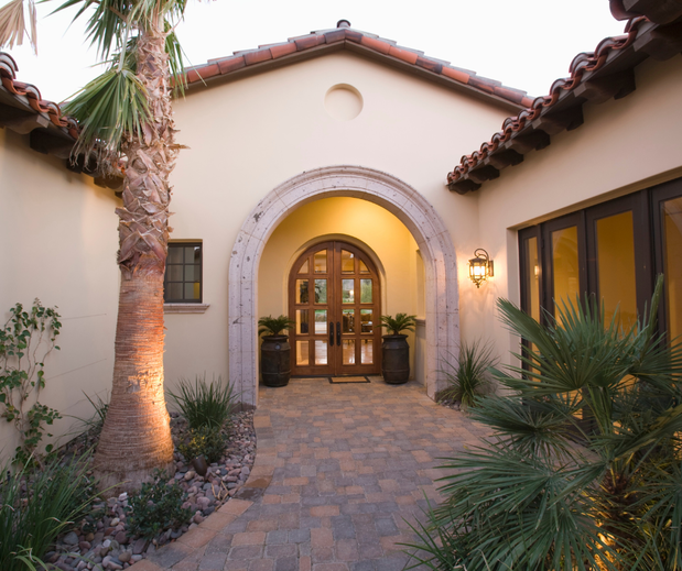 Images Tetyana Hanna, Sarasota Real Estate Agent 〡 KW Coastal Living III