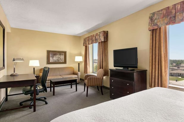 Images Hampton Inn & Suites Lawton