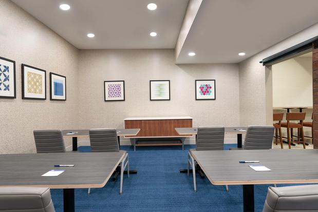 Images Holiday Inn Express Jamaica - Jfk Airtrain - Nyc by IHG