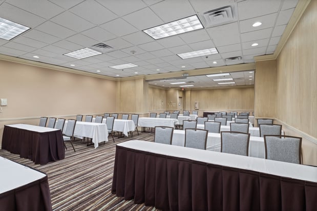 Images Crowne Plaza Executive Center Baton Rouge by IHG