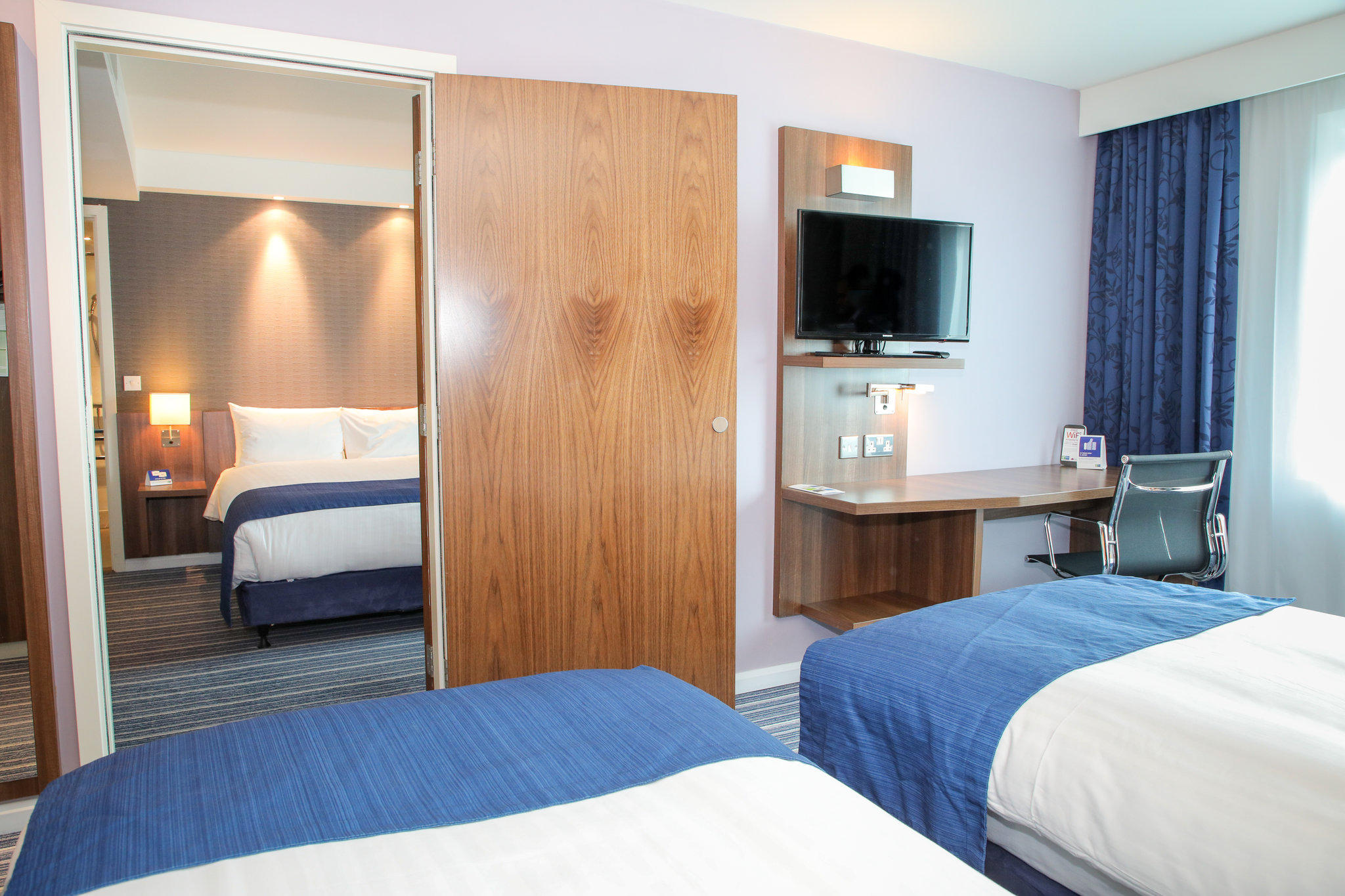 Holiday Inn Express London - Heathrow T5, an IHG Hotel Slough 01753 684001