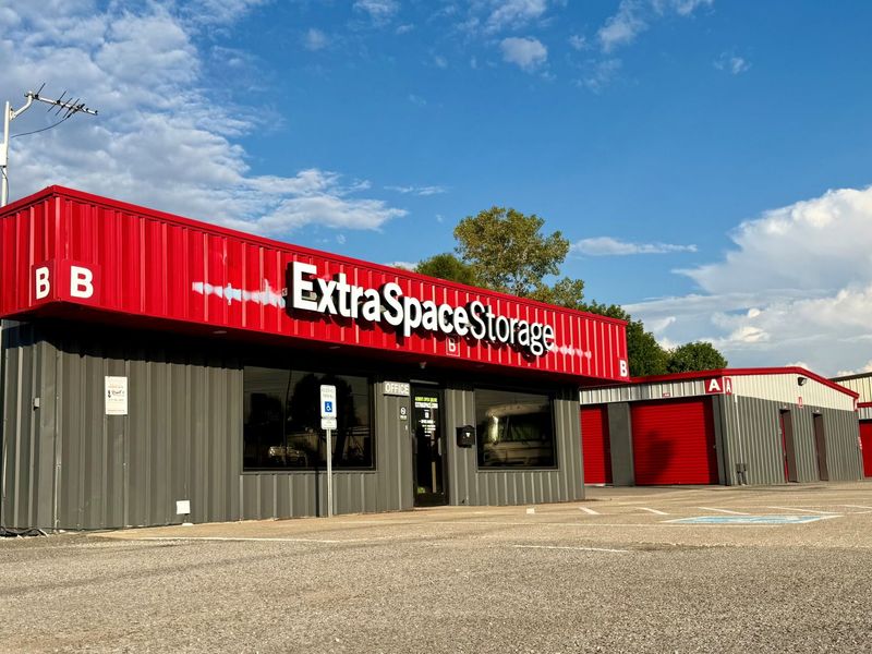 Images Extra Space Storage