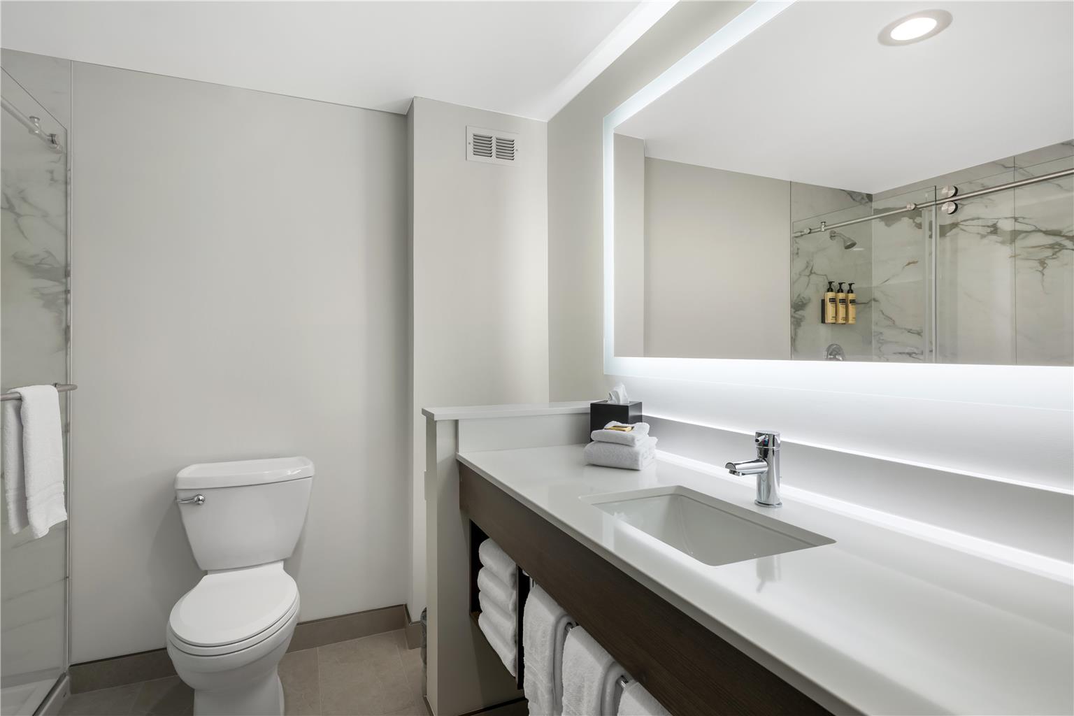 Double Queen Bathroom