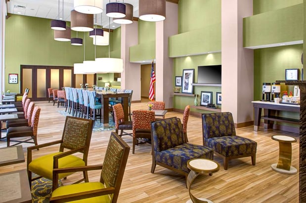 Images Hampton Inn & Suites Syracuse North Airport Area