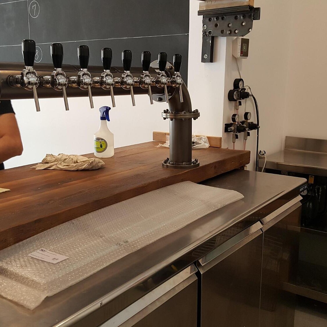 Images Install Beer  Alquiler de Grifos de Cerveza en Barcelona