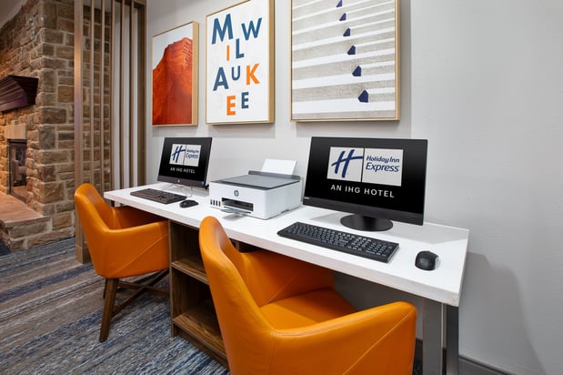 Images Holiday Inn Express & Suites Milwaukee NW – Park Place by IHG