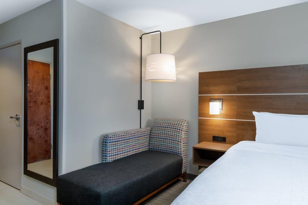 Images Holiday Inn Express & Suites Colorado Springs Airport by IHG