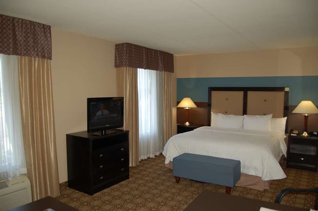 Images Hampton Inn & Suites Charlotte-Airport