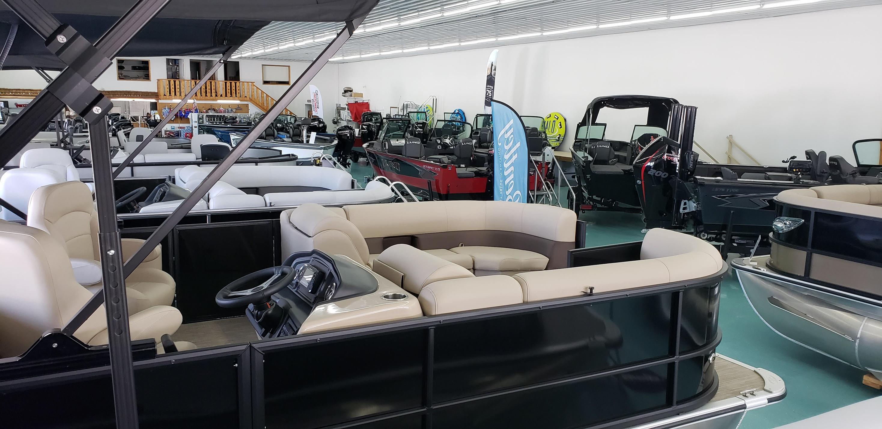 Staples Sports Lincoln Image