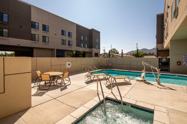 Images Holiday Inn Express & Suites Chatsworth by IHG