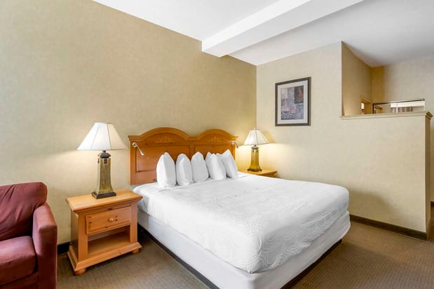 Images Best Western Plus Revere Inn & Suites