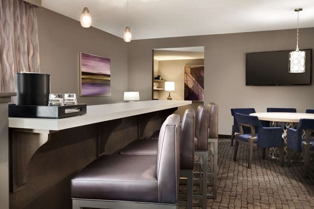 Images Embassy Suites by Hilton Charlotte Uptown