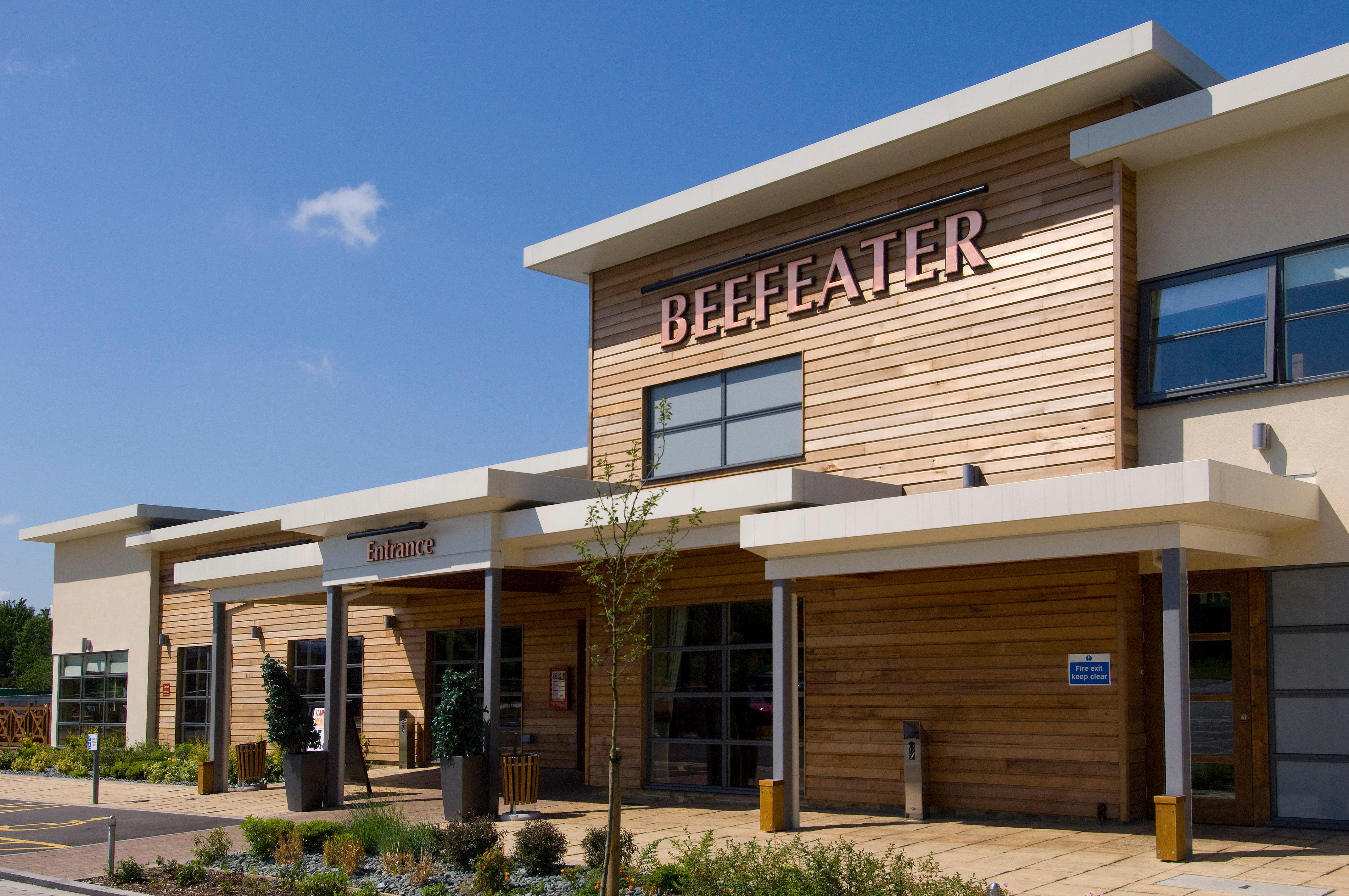 Beefeater restaurant exterior Premier Inn Ashford (Eureka Leisure Park) hotel Ashford 03337 773668