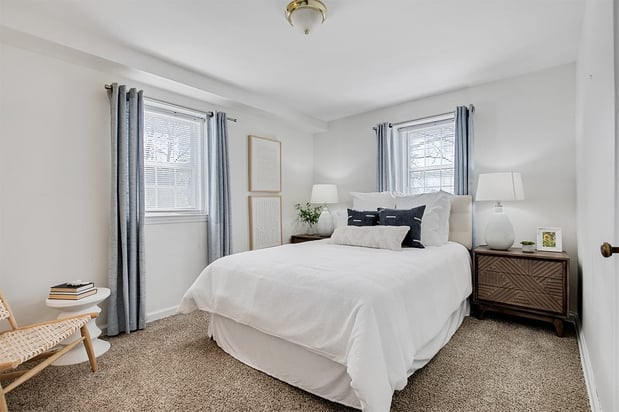 Images Cross Country Manor Apartments