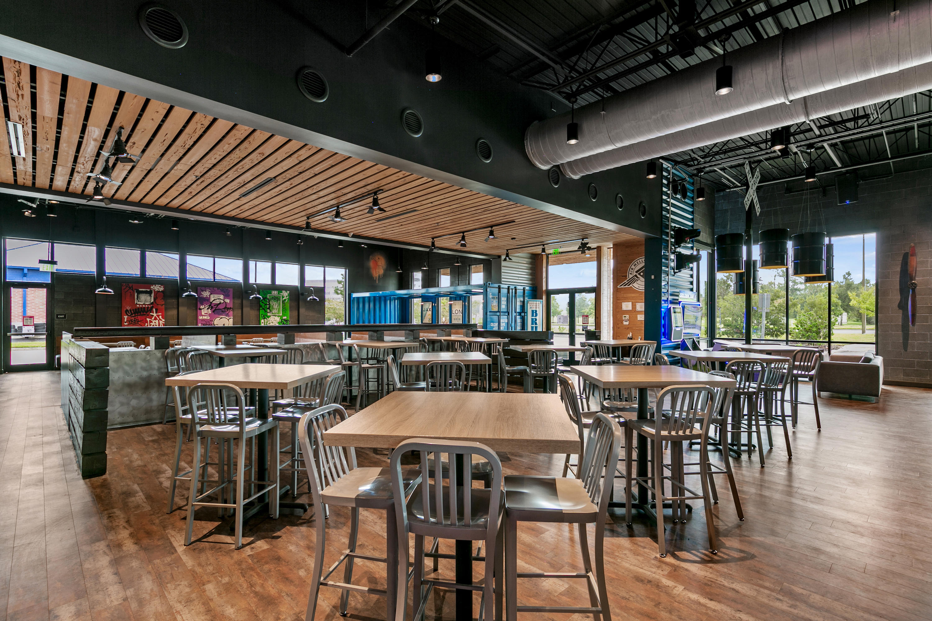 mellow mushroom dining room