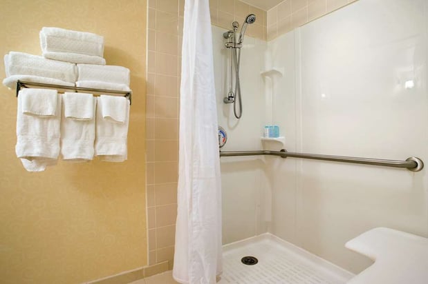 Images Hilton East Brunswick Hotel & Executive Meeting Center