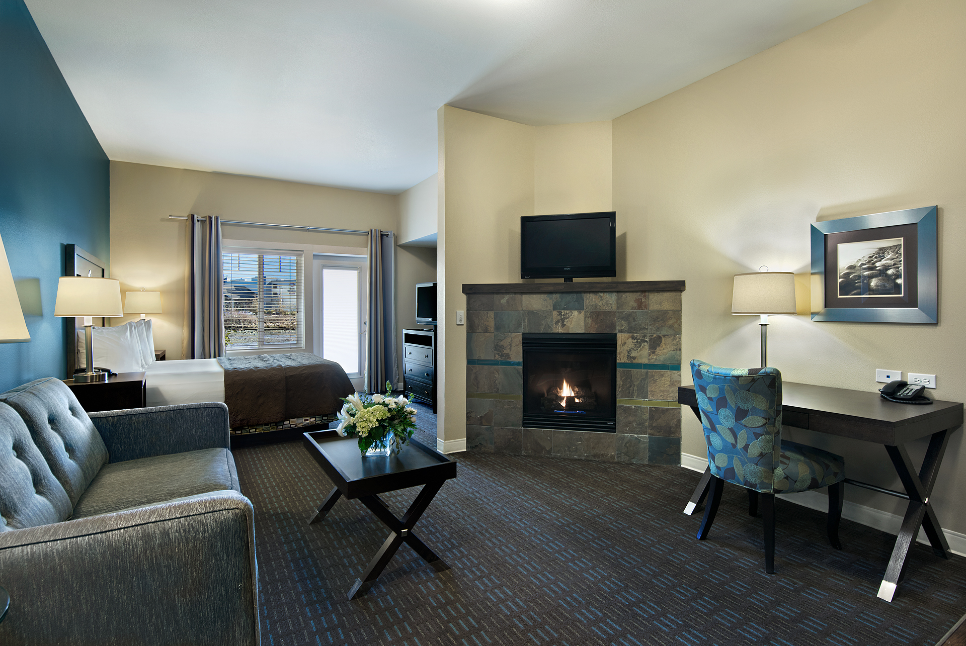 Oxford Suites Silverdale Image