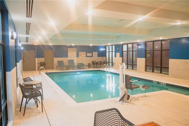 Images Hampton Inn Gonzales