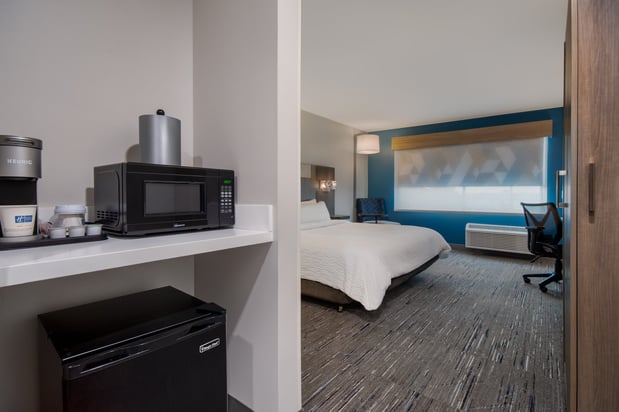Images Holiday Inn Express & Suites Muskegon - Grand Haven by IHG