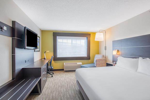 Images Holiday Inn Express & Suites Boston - Marlboro, an IHG Hotel
