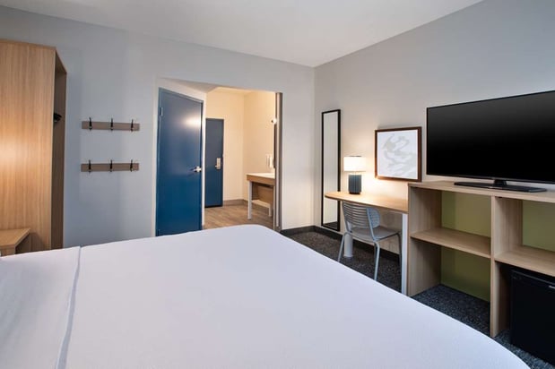 Images Spark by Hilton Walker Grand Rapids North