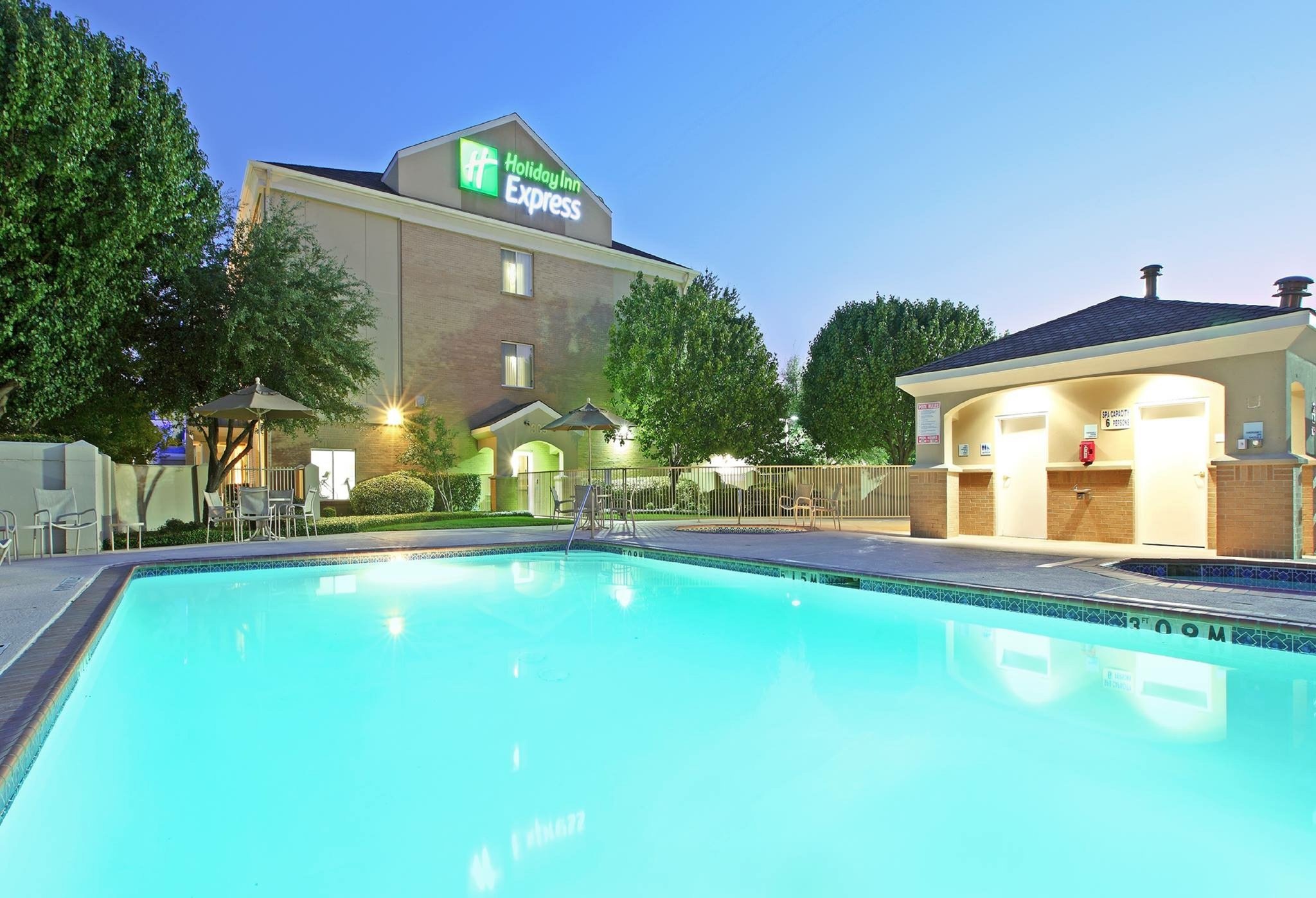 Holiday Inn Express & Suites DFW Airport - Grapevine by IHG Image