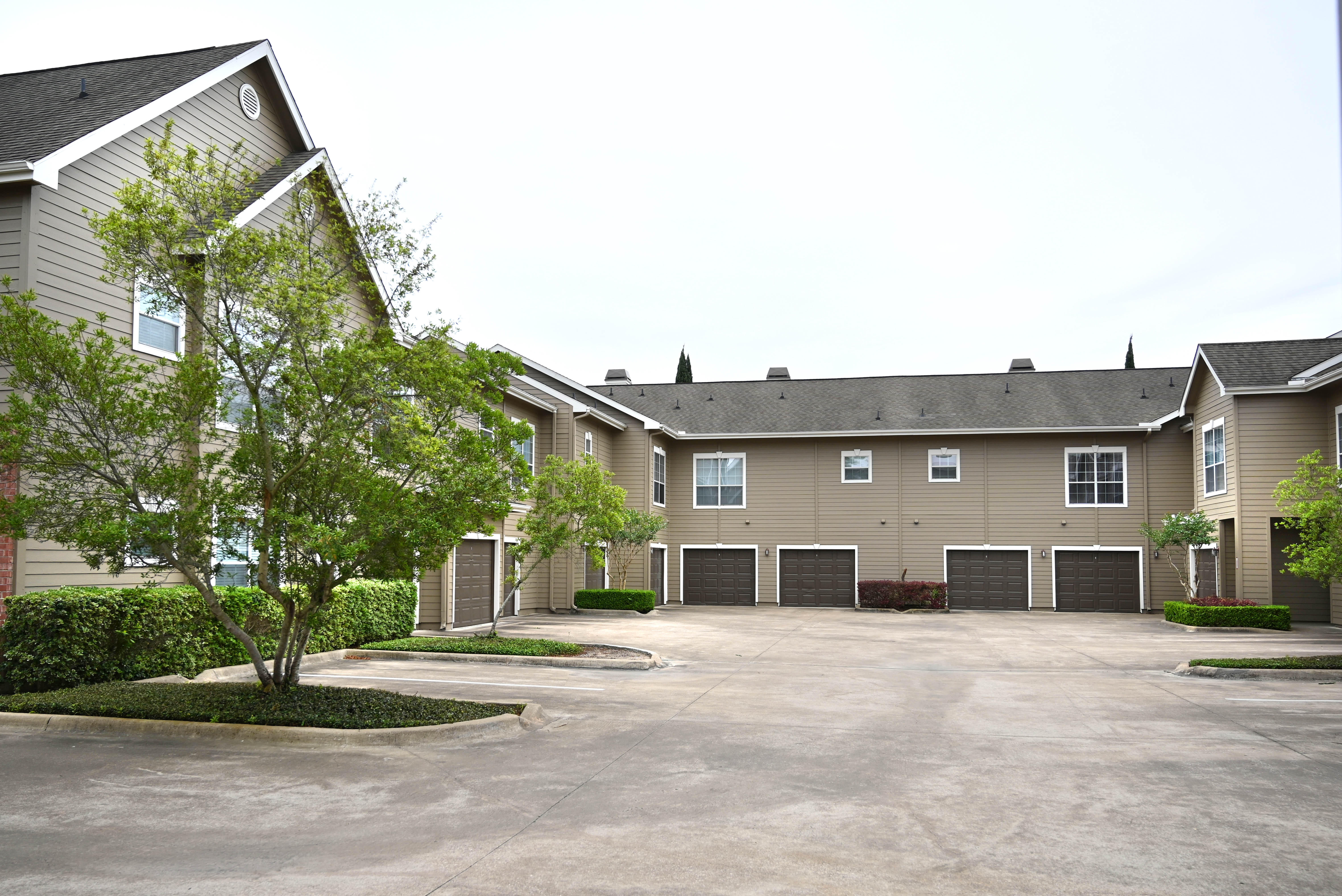 The Bellagio Apartments in Houston, TX Photo