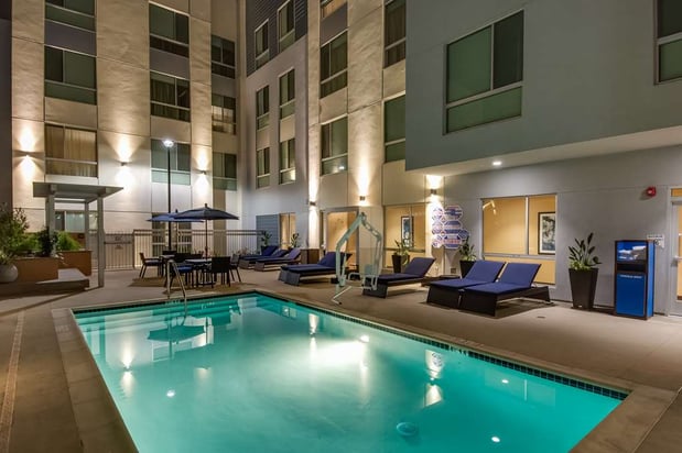 Images Hampton Inn and Suites Los Angeles - Glendale
