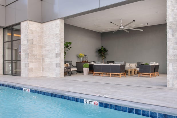 Images Holiday Inn & Suites Nashville Downtown - Broadway by IHG