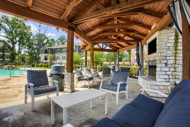 Images Urban Oaks at Conroe