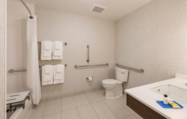 Images Holiday Inn Express & Suites Phoenix North - Happy Valley by IHG