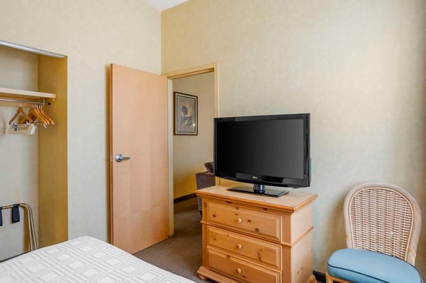 Images Best Western Plus Revere Inn & Suites