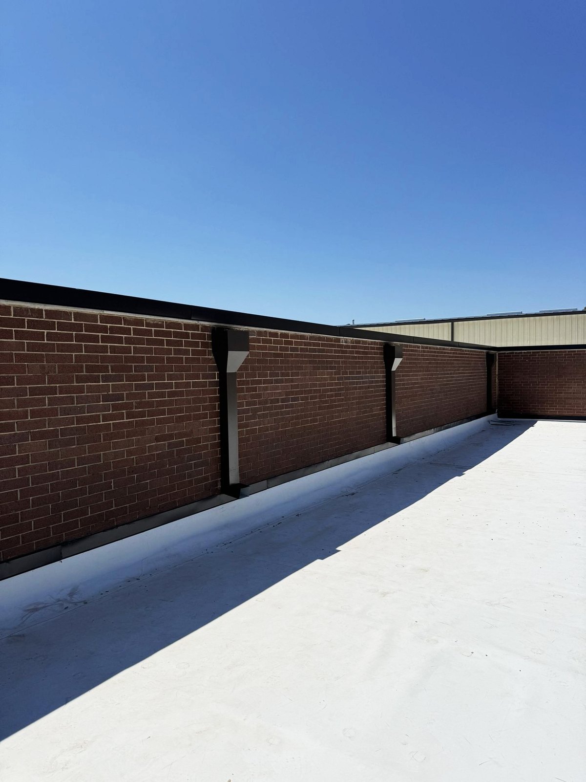Commercial gutters and downspouts 