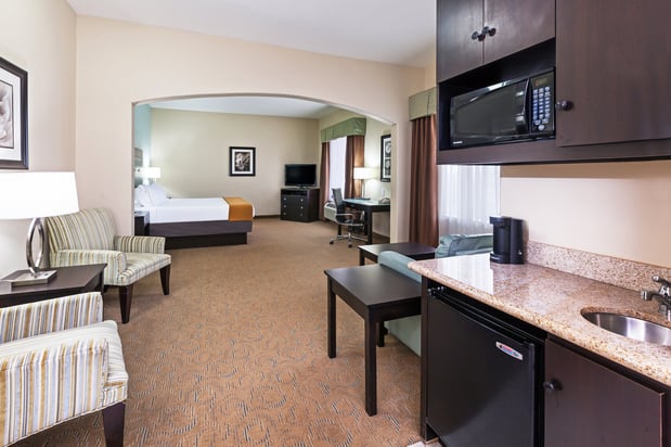 Images Holiday Inn Express & Suites Victoria by IHG