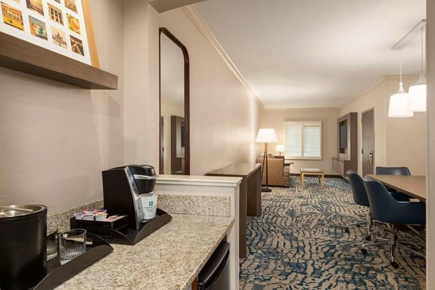 Images Embassy Suites by Hilton Tampa Downtown Convention Center