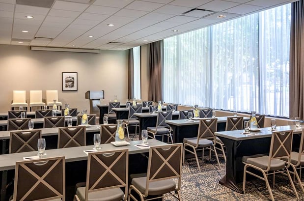Images DoubleTree by Hilton Hotel Chicago - North Shore Conference Center