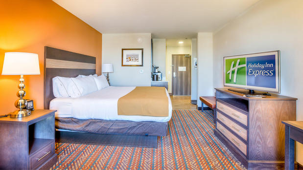 Images Holiday Inn Express Wichita South by IHG