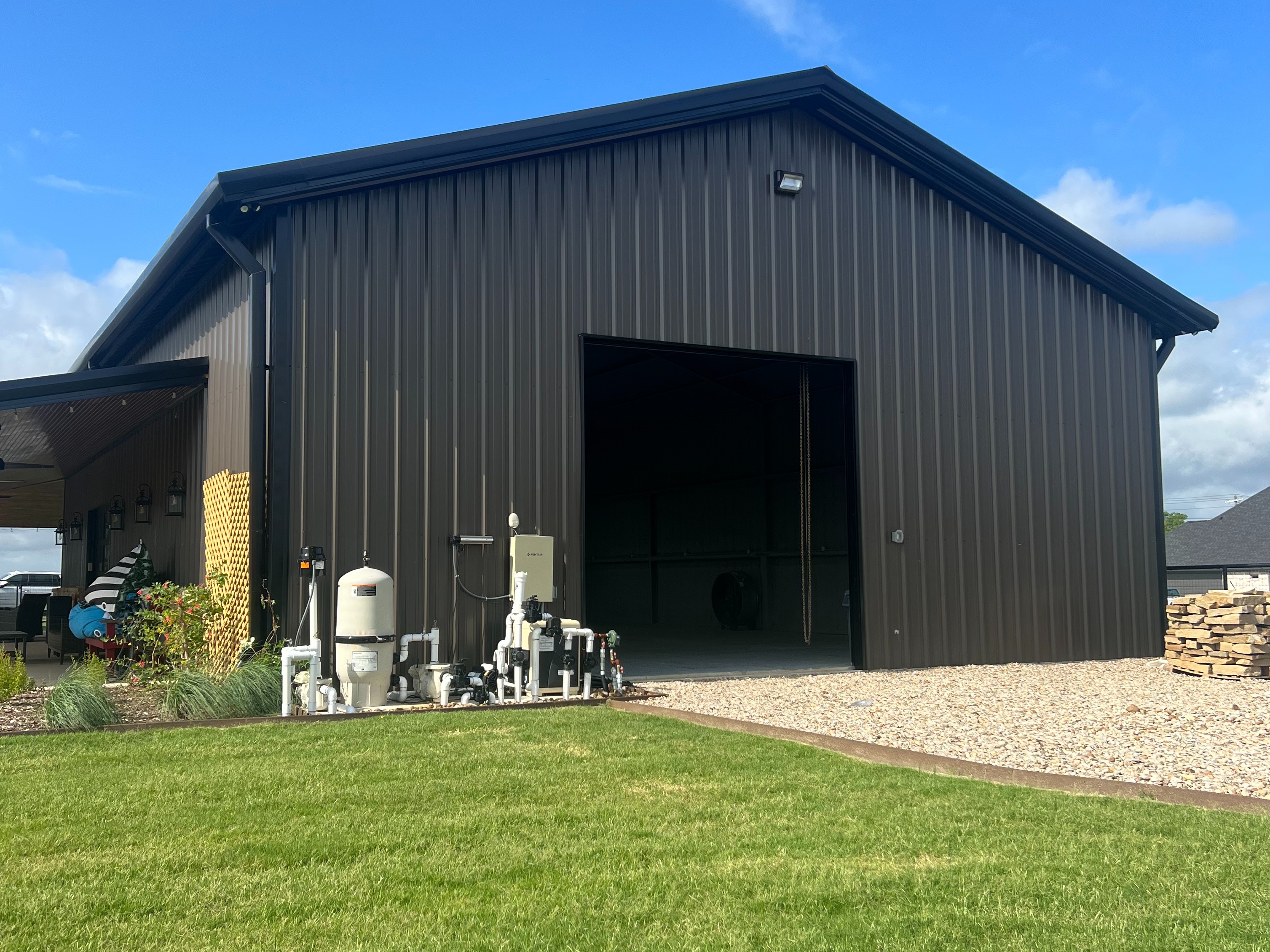 Texas Metal Experts is a family-owned custom metal building contractor in Burleson, TX, serving North and Central Texas.