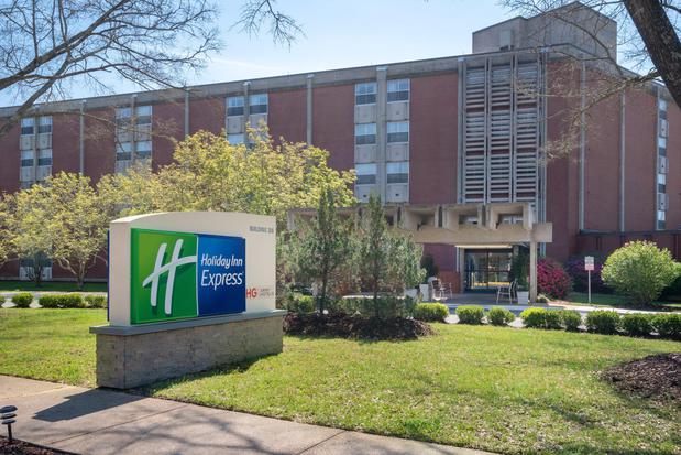 Images Holiday Inn Express Building 308