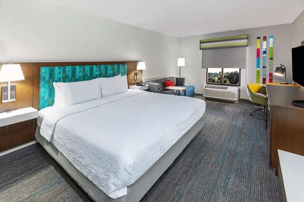 Images Hampton Inn & Suites Tulsa-Woodland Hills 71st-Memorial