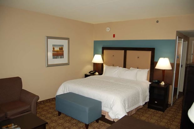 Images Hampton Inn & Suites Charlotte-Airport