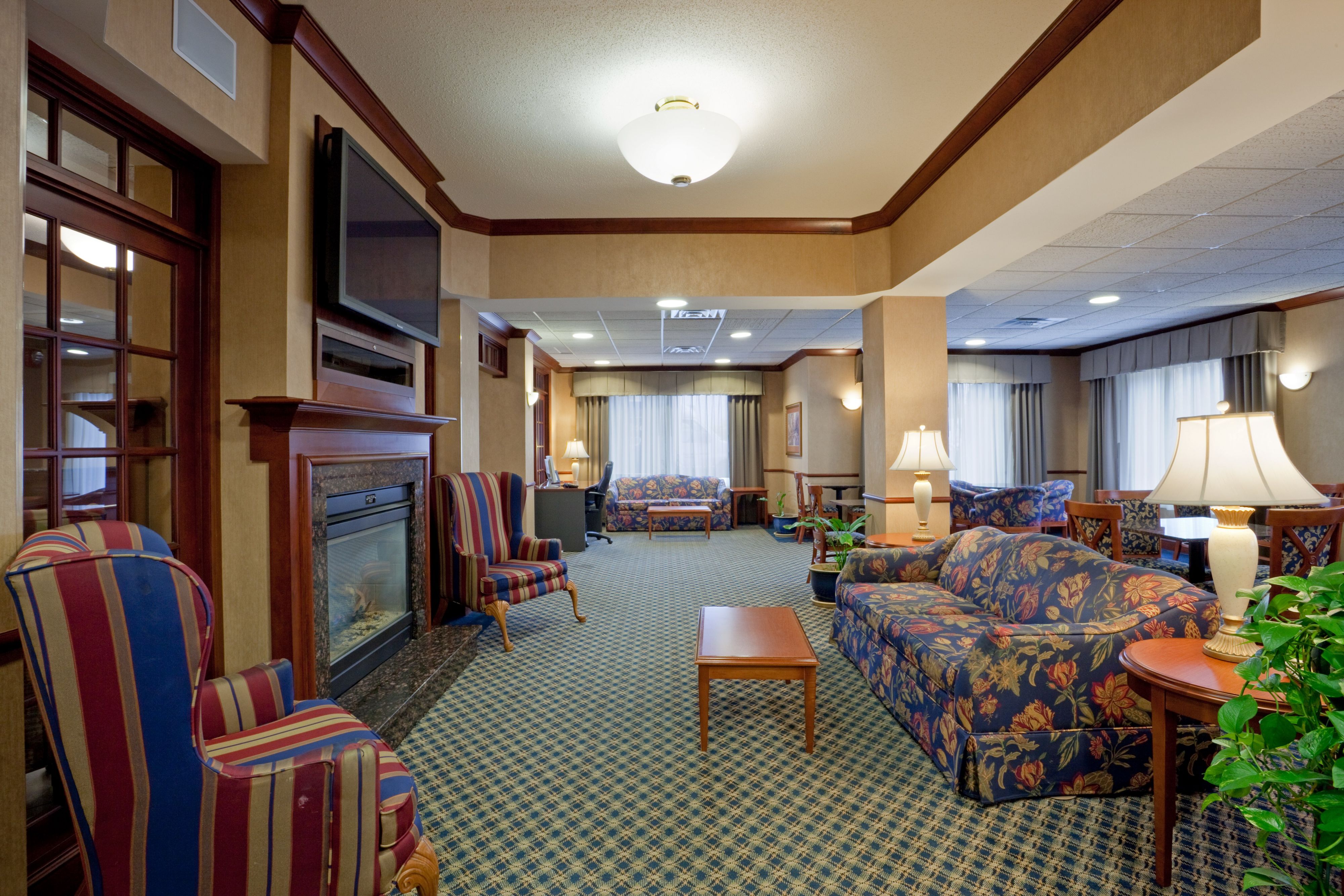 Holiday Inn Express & Suites Manchester-Airport, Manchester New Hampshire (NH) - www.waterandnature.org