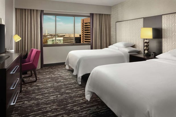 Images Embassy Suites by Hilton Crystal City National Airport