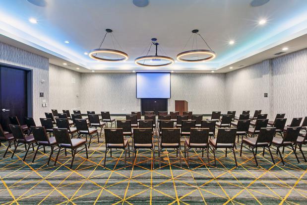 Images Holiday Inn & Suites McKinney - N Allen by IHG