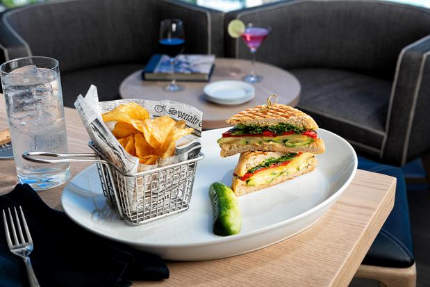 Images Drift Kitchen & Bar - Lido Beach Resort