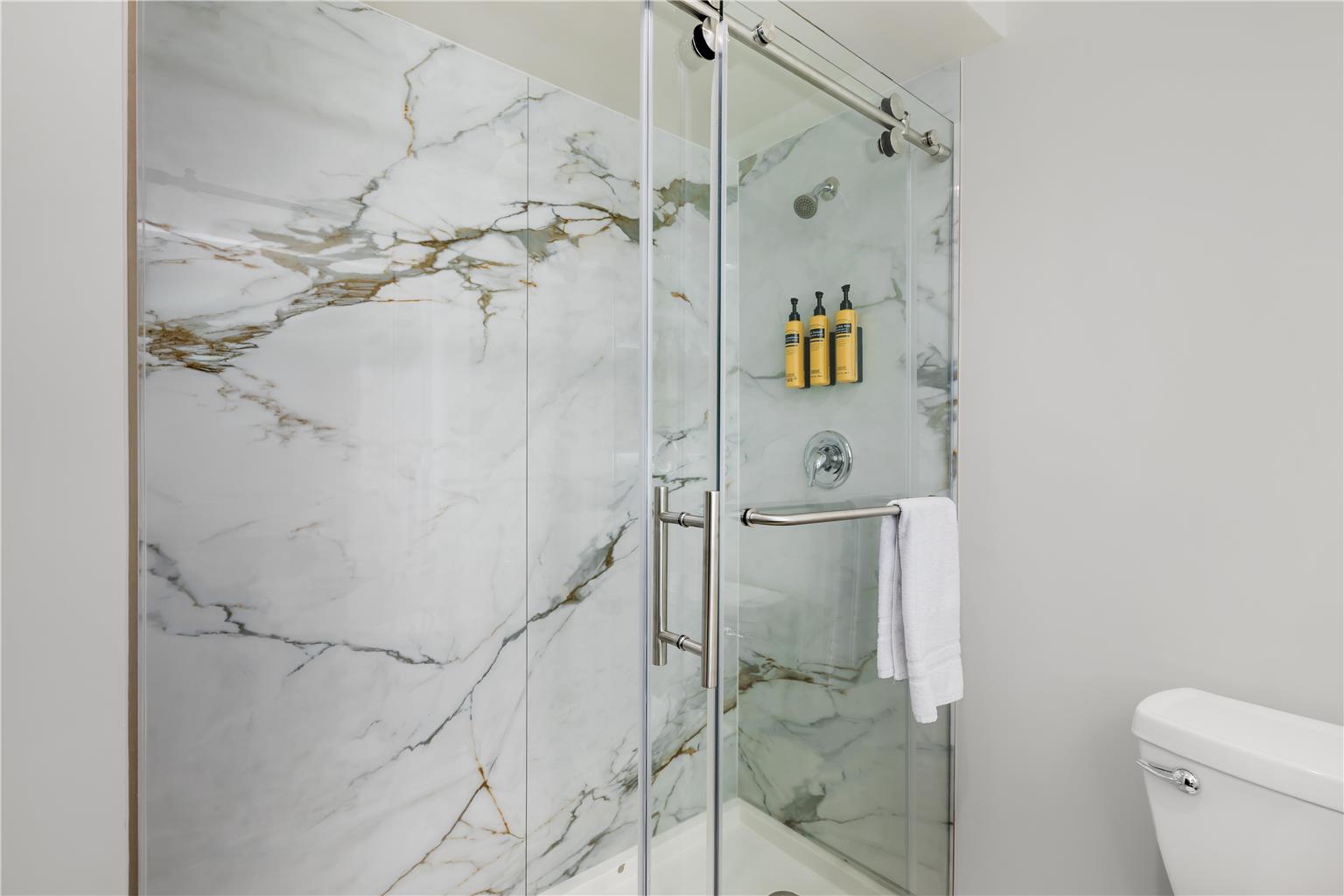 Small King Bathroom