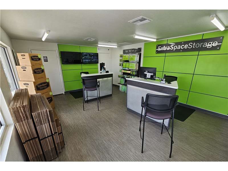 Office - Extra Space Storage at 1012 US-92, Auburndale, FL 33823