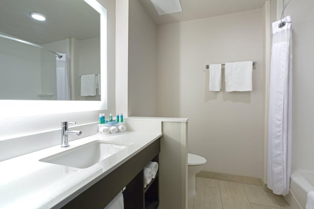 Images Holiday Inn Express & Suites Lincoln I - 80 by IHG